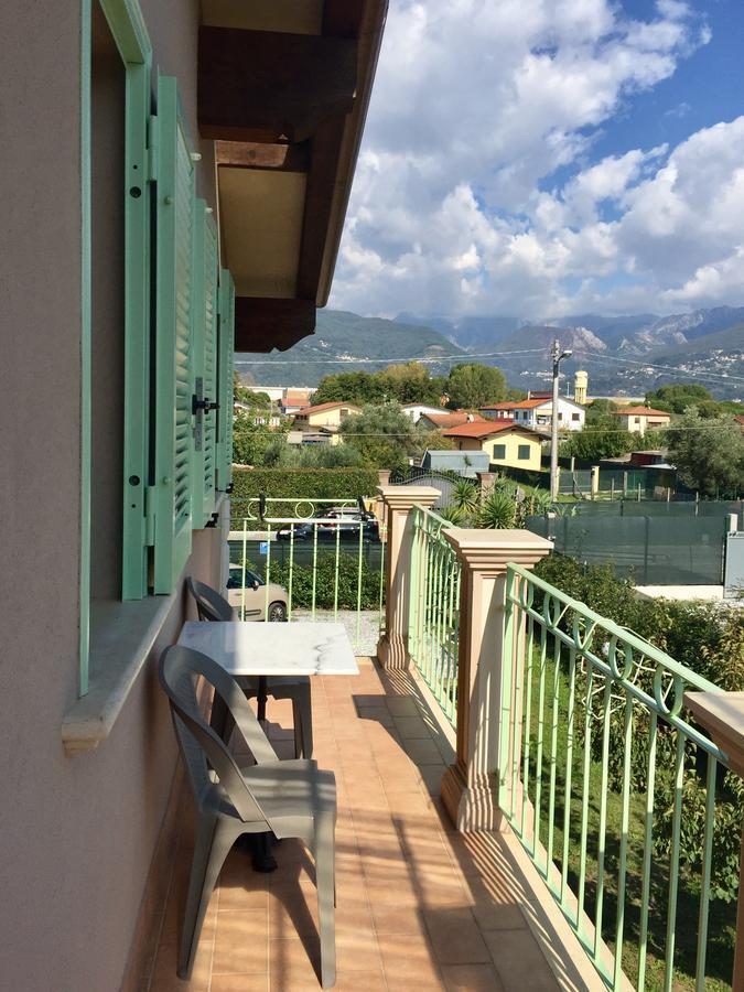 Bba2Passi Bed and Breakfast Marina di Massa Exterior foto