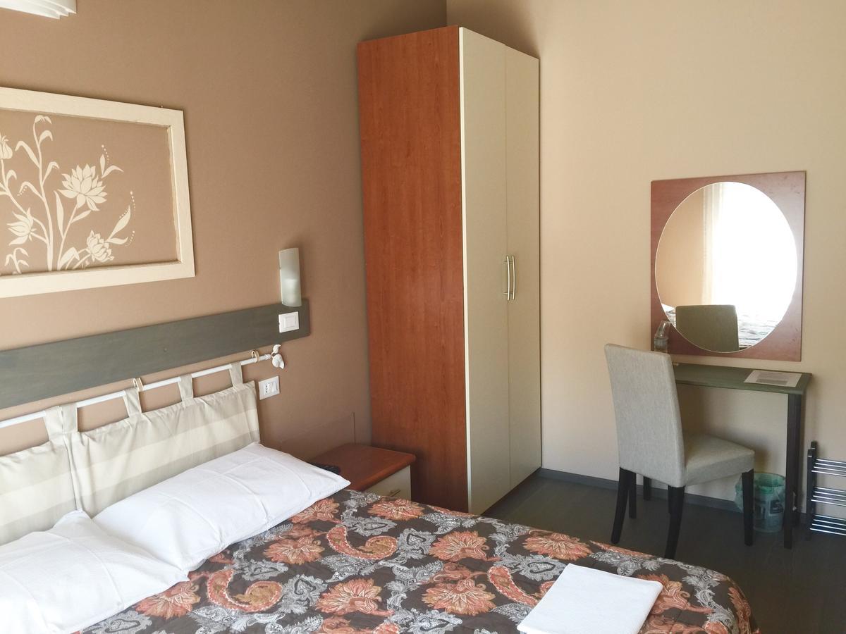 Bba2Passi Bed and Breakfast Marina di Massa Exterior foto