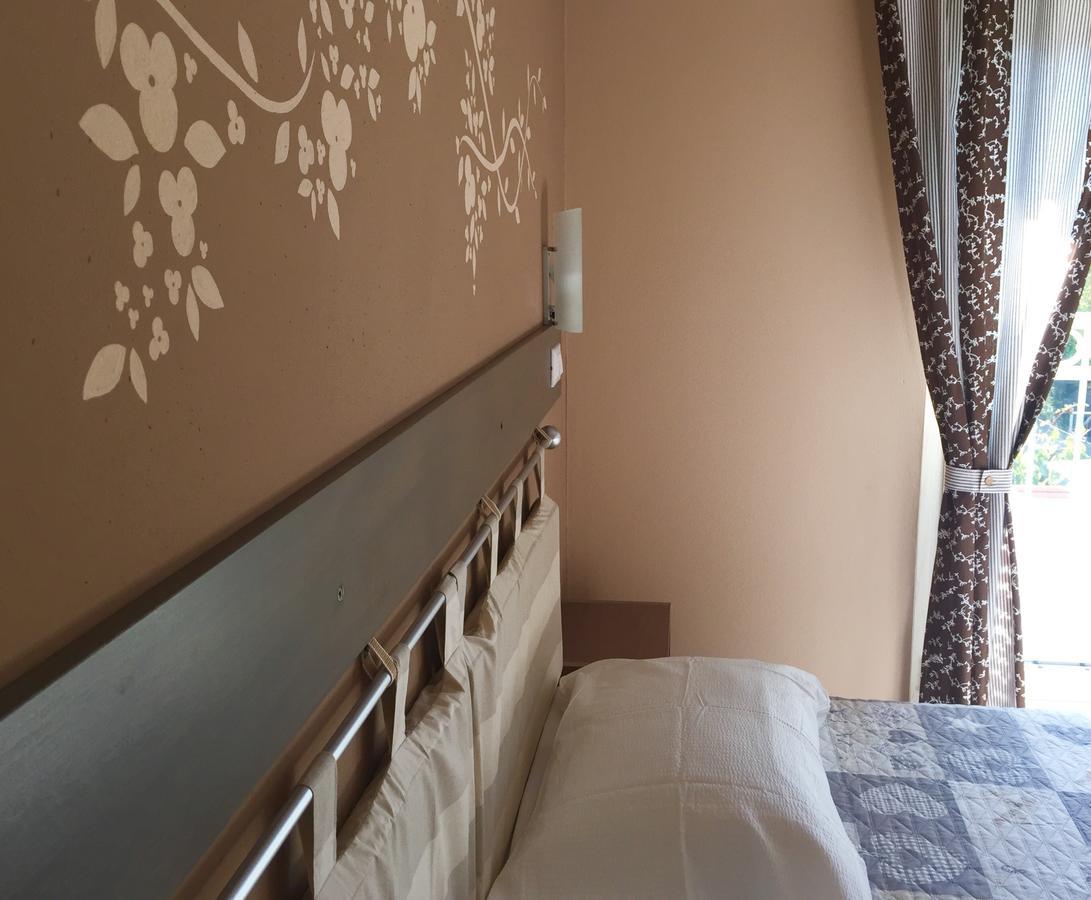 Bba2Passi Bed and Breakfast Marina di Massa Exterior foto