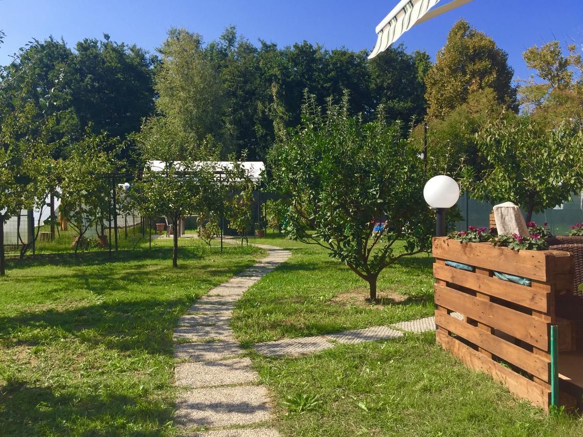 Bba2Passi Bed and Breakfast Marina di Massa Exterior foto