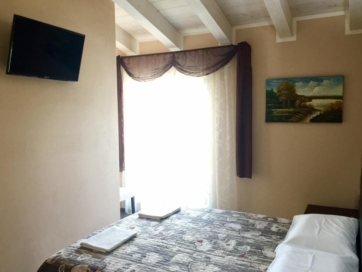 Bba2Passi Bed and Breakfast Marina di Massa Exterior foto