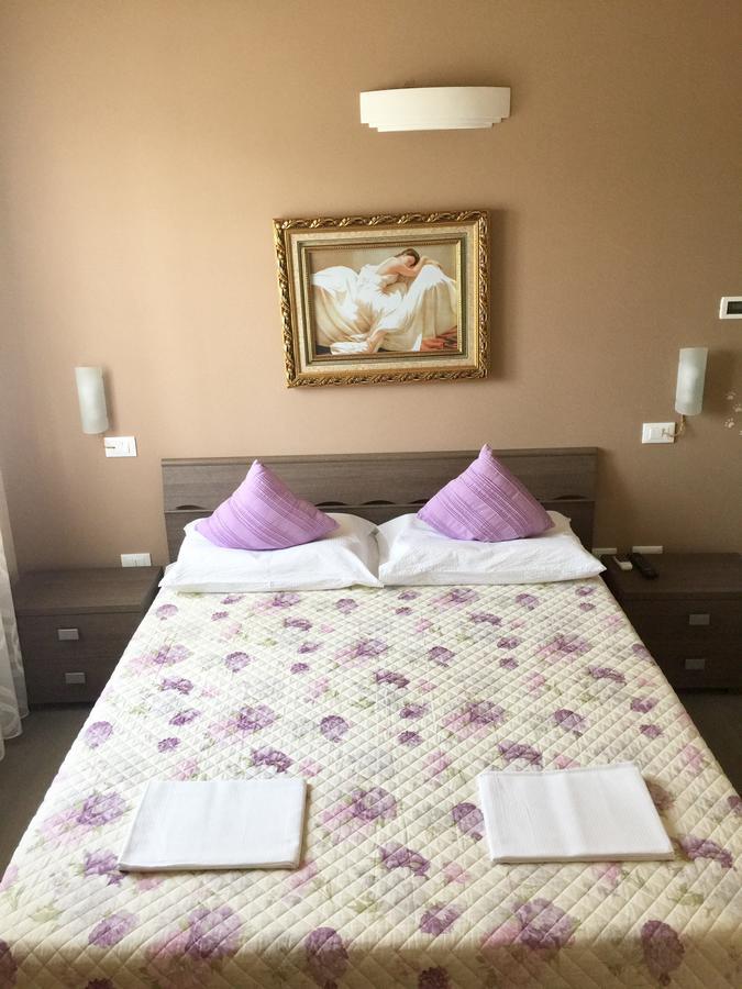 Bba2Passi Bed and Breakfast Marina di Massa Exterior foto