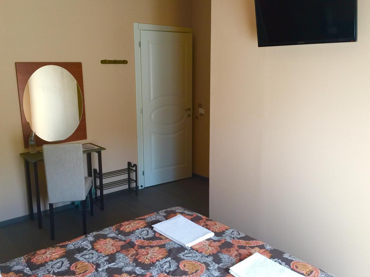 Bba2Passi Bed and Breakfast Marina di Massa Exterior foto